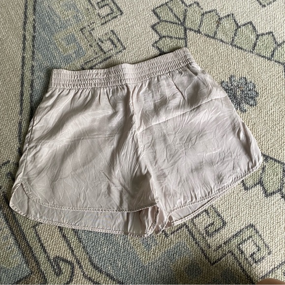 2x H&M Pull-on Shorts sz S in Neon Green and Ivory - Picture 5 of 8
